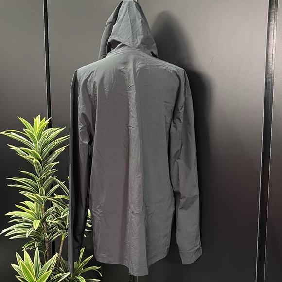 32° Cool Rain/Wind Breaker,Zip up,hood,zip hip pockets,velcro cuffs,lightweight - Picture 10 of 12